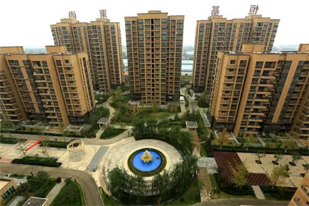 清河上城复试楼4室2厅2卫120万179m2出售